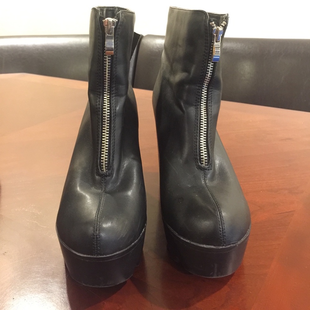 PLATFORM HEELS
