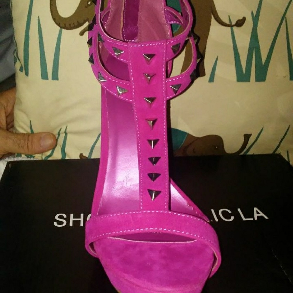 SHOE REPUBLIC HIGH HEELS