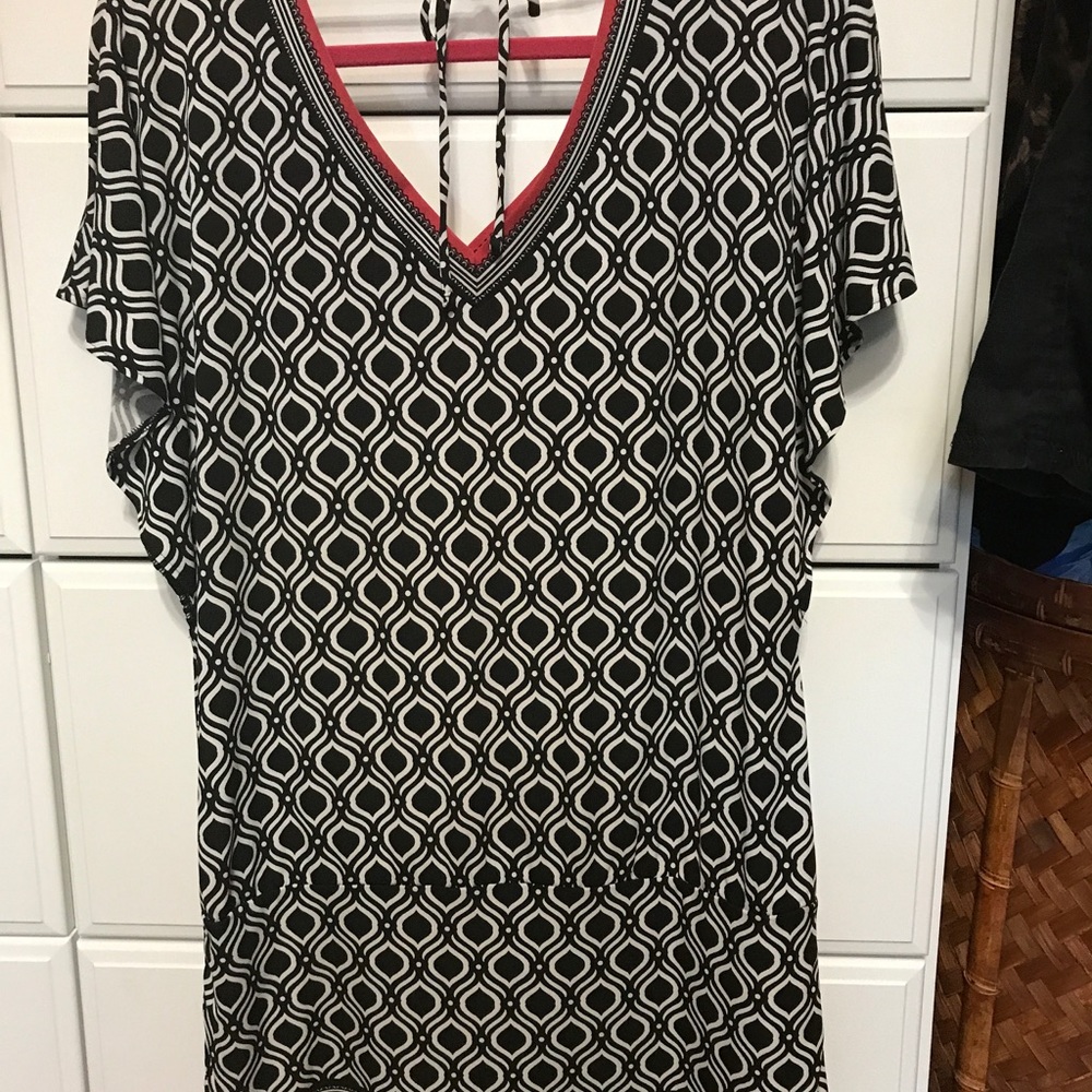 White House / Black Market Tunic