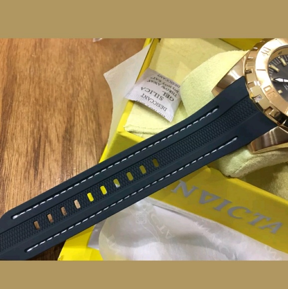 Brand New pro driver men's polyurethane watch - Picture 2 of 5