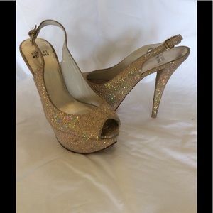 STUART WEITZMAN Gold Glitter Platform Heels