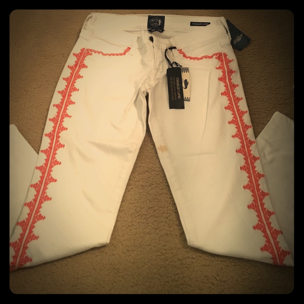 Size 00 Lucky Brand White Capri Jeans