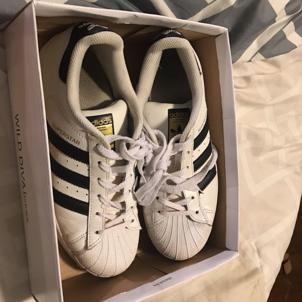 Adidas superstars