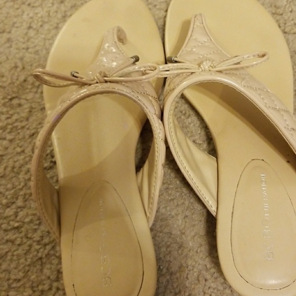 BCBG SANDALS - Picture 2 of 2