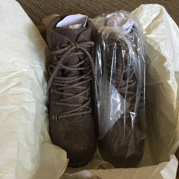 Bass Glamour Combat Boots. NWT Size 6 - Picture 4 of 8