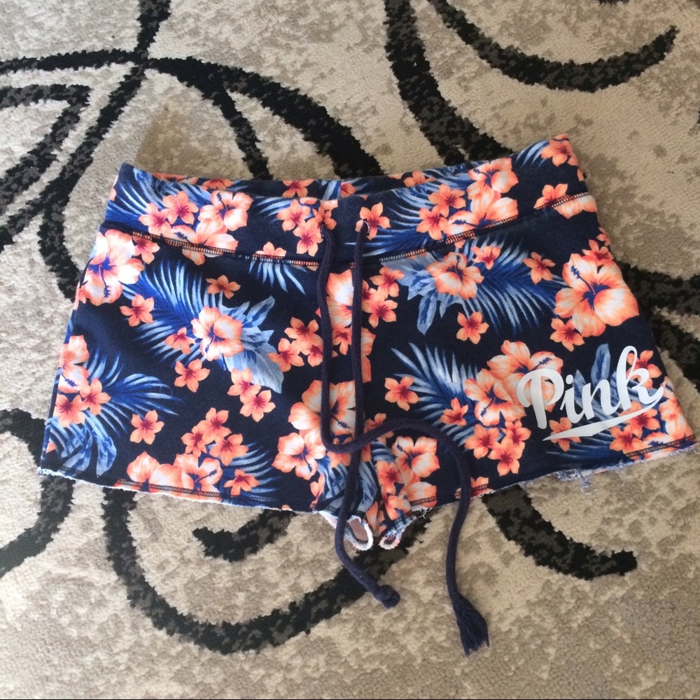 🚫SOLD🚫Xs floral shorts