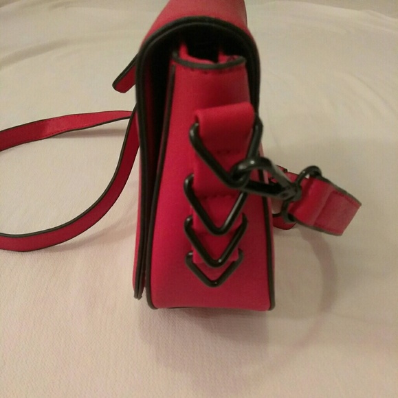 NWOT Edgy Red Leather Purse😎 - Picture 2 of 7