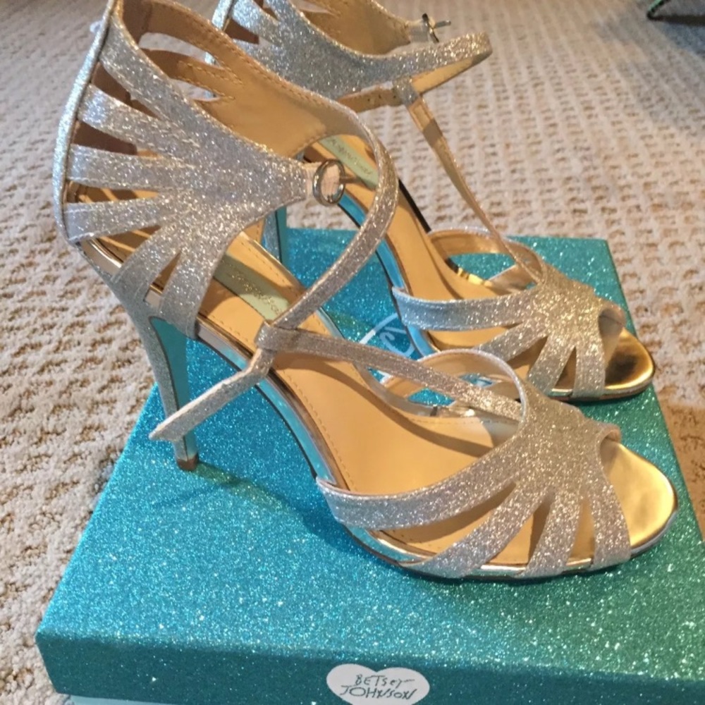 Betsy Johnson BLUE size 8