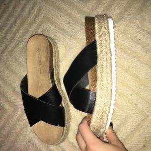 Black Flatform Sandals