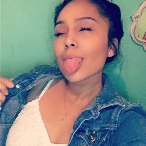 Meet your Posher, Connie