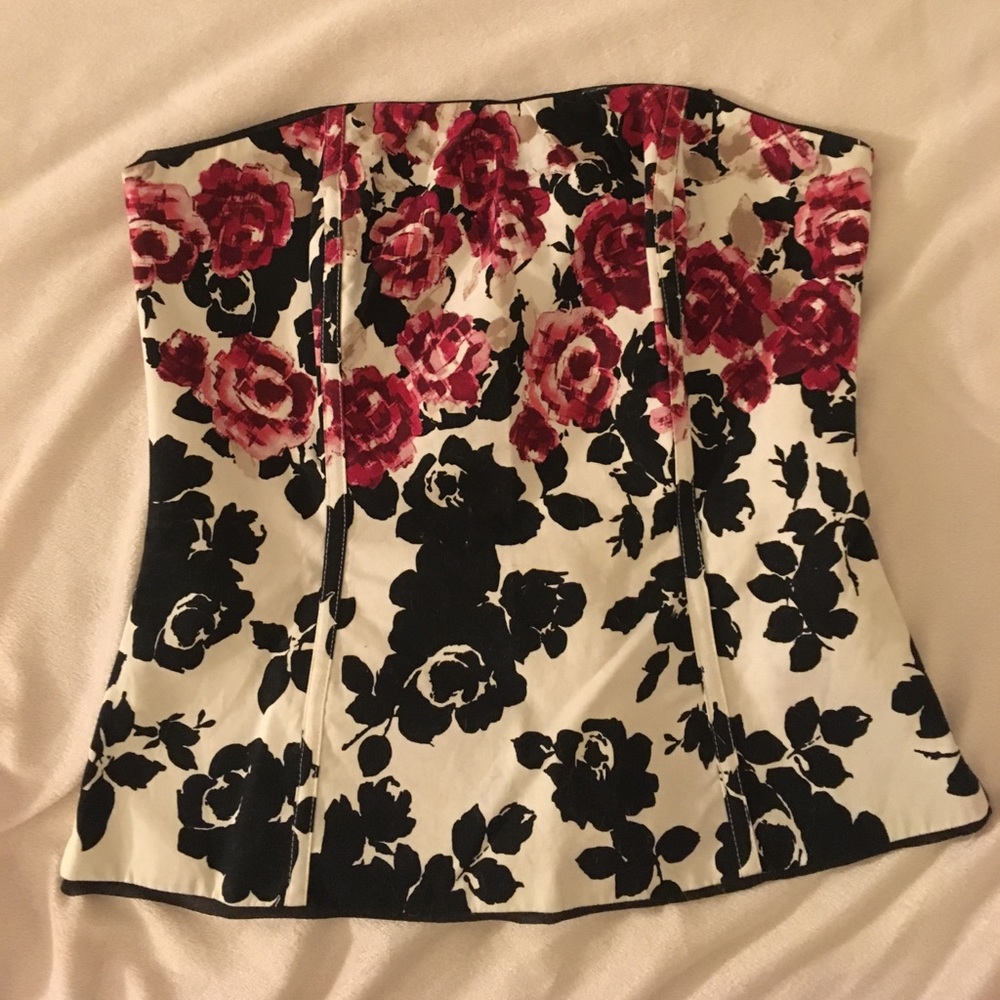 SOLD ***Beautiful corset style WHBM top