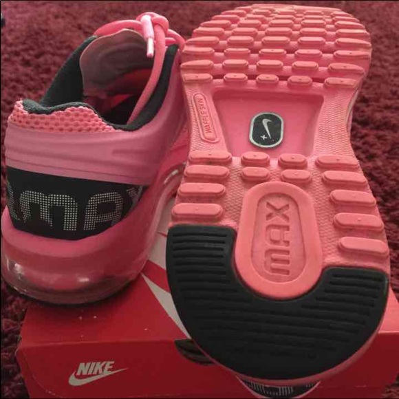 Rare woman's Nike AirMax size 8 - Picture 2 of 4
