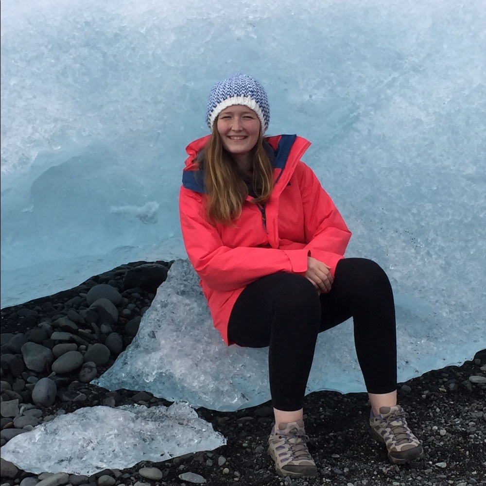 Meet your Posher, Lauren