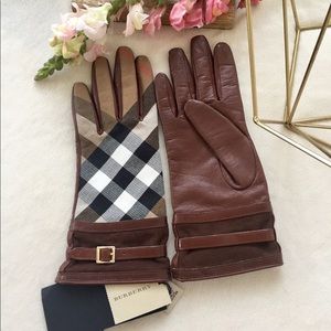 🎄Burberry Bridle Housecheck Nicola Touch Glove 🎄