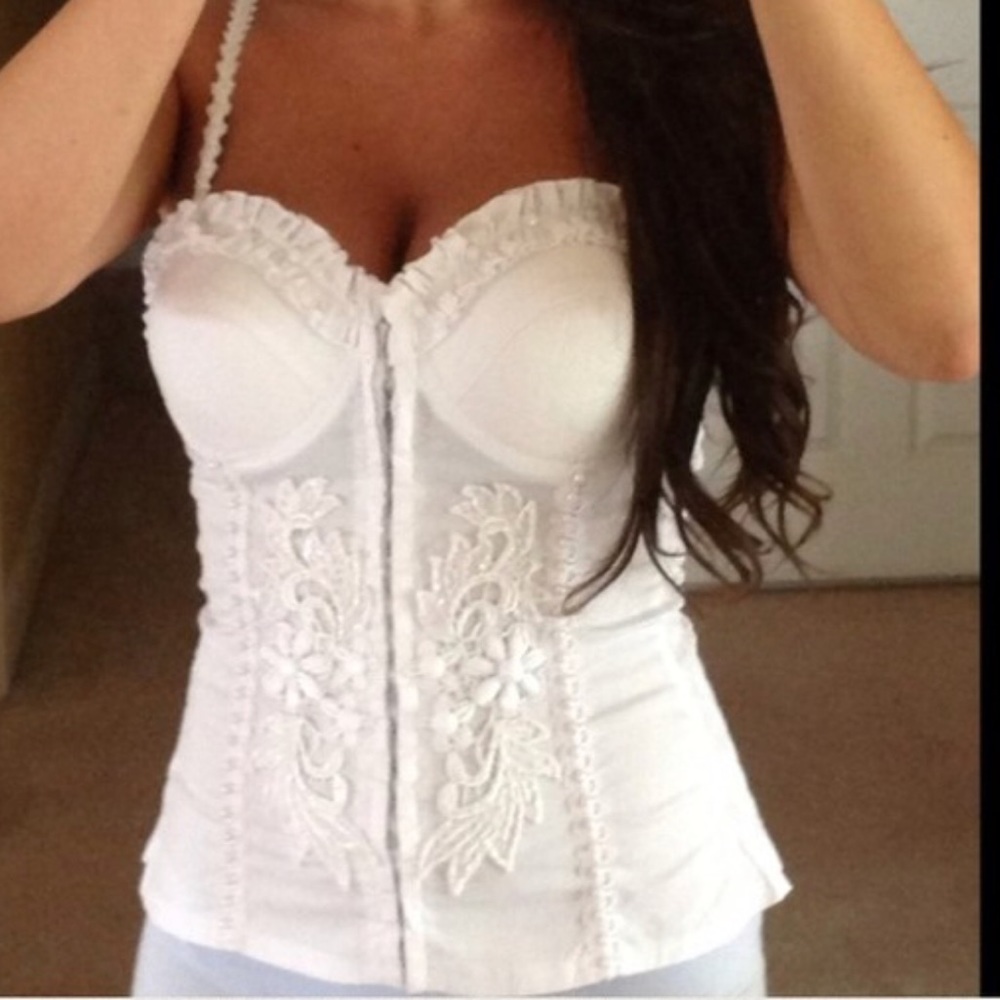 Super cute bustier top