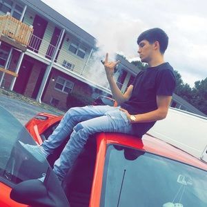 Meet your Posher, Alex