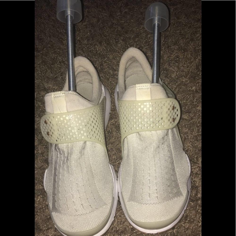 Nude/Neutral/White Nike Sock Darts