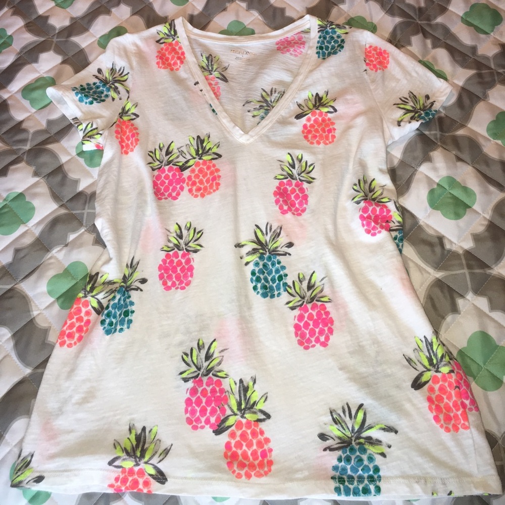 NWOT Pineapple V-Neck Top
