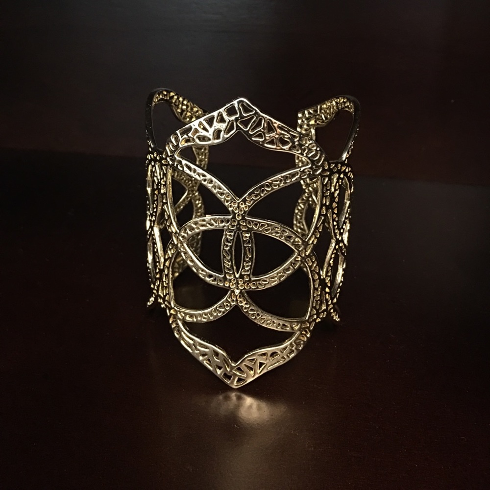 Kendra Scott Roni Cuff in Gold