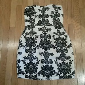 Beautiful strapless black and white print dress