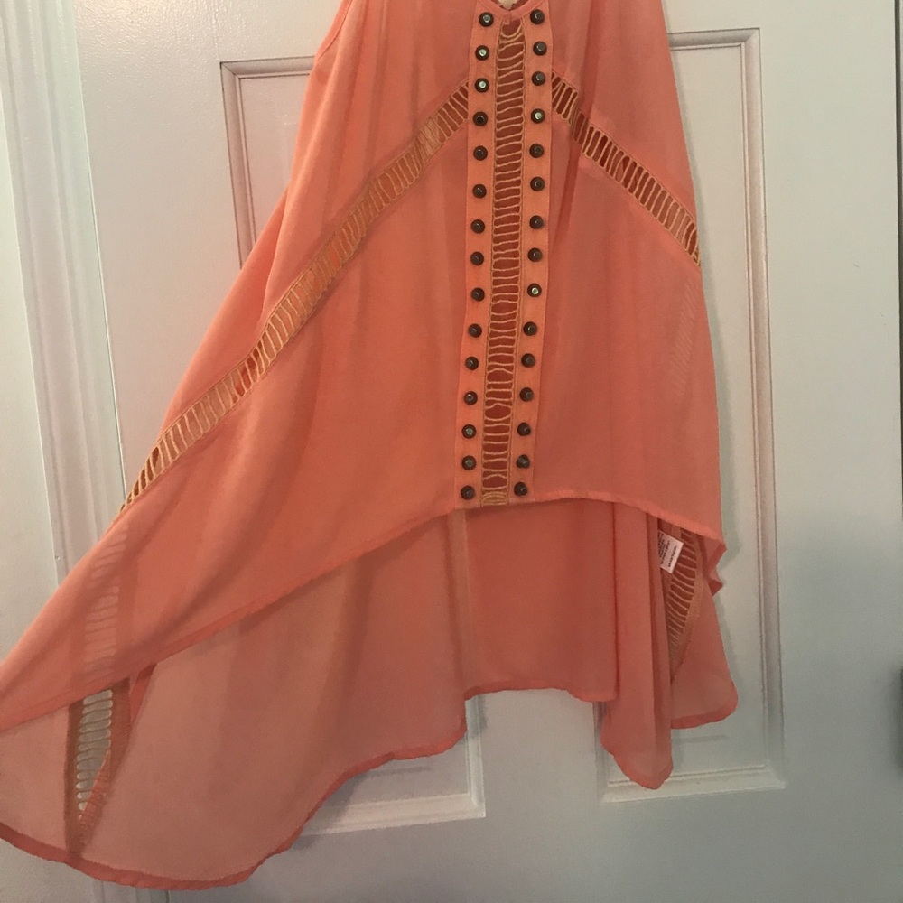 Flowy peachy top - Picture 2 of 3