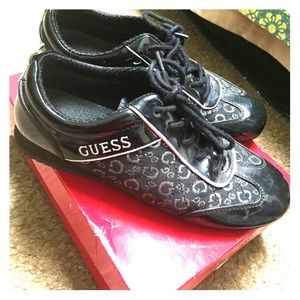 Black Guess Sneakers