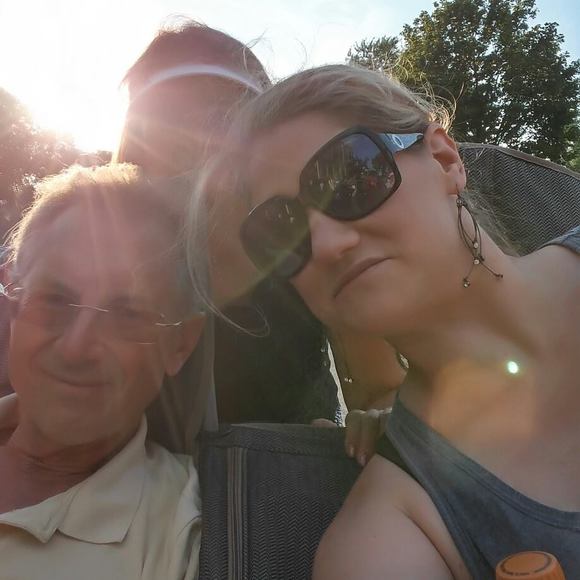 Meet your Posher, Kari - Picture 2 of 5