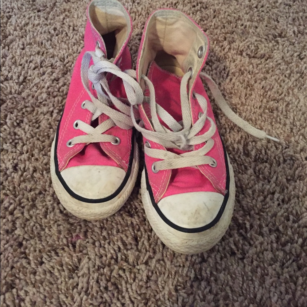 Little girls converse