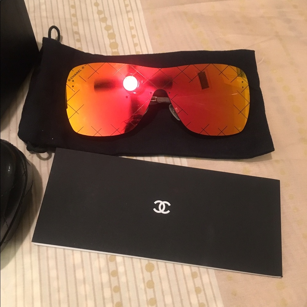Chanel sunglasses 😎