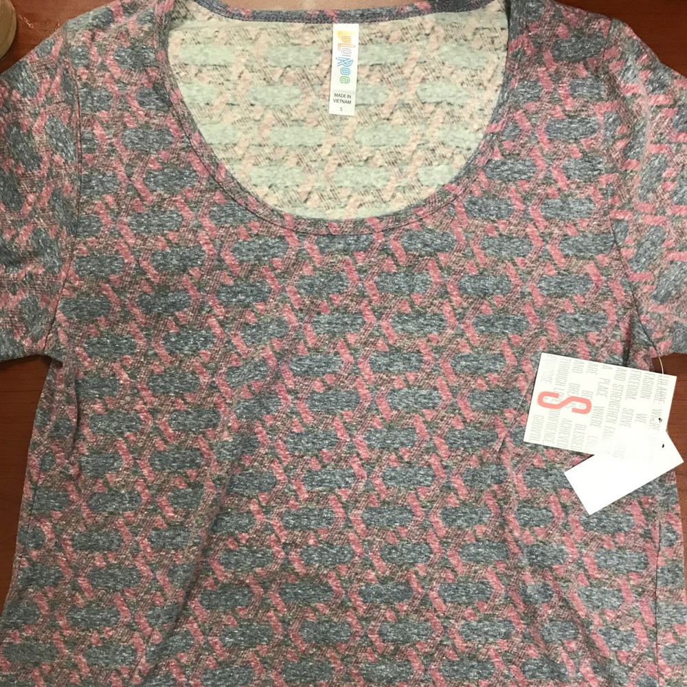 Lularoe Classic T NWT