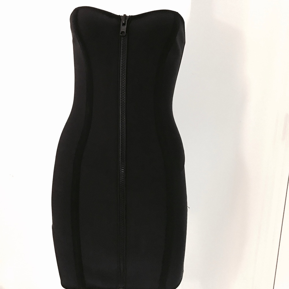Lisa Marie FERNANDEZ OS BLACK surfer like dress.
