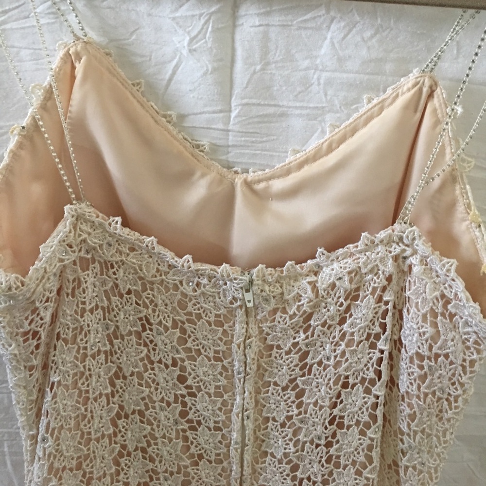 Dress - Picture 7 of 8