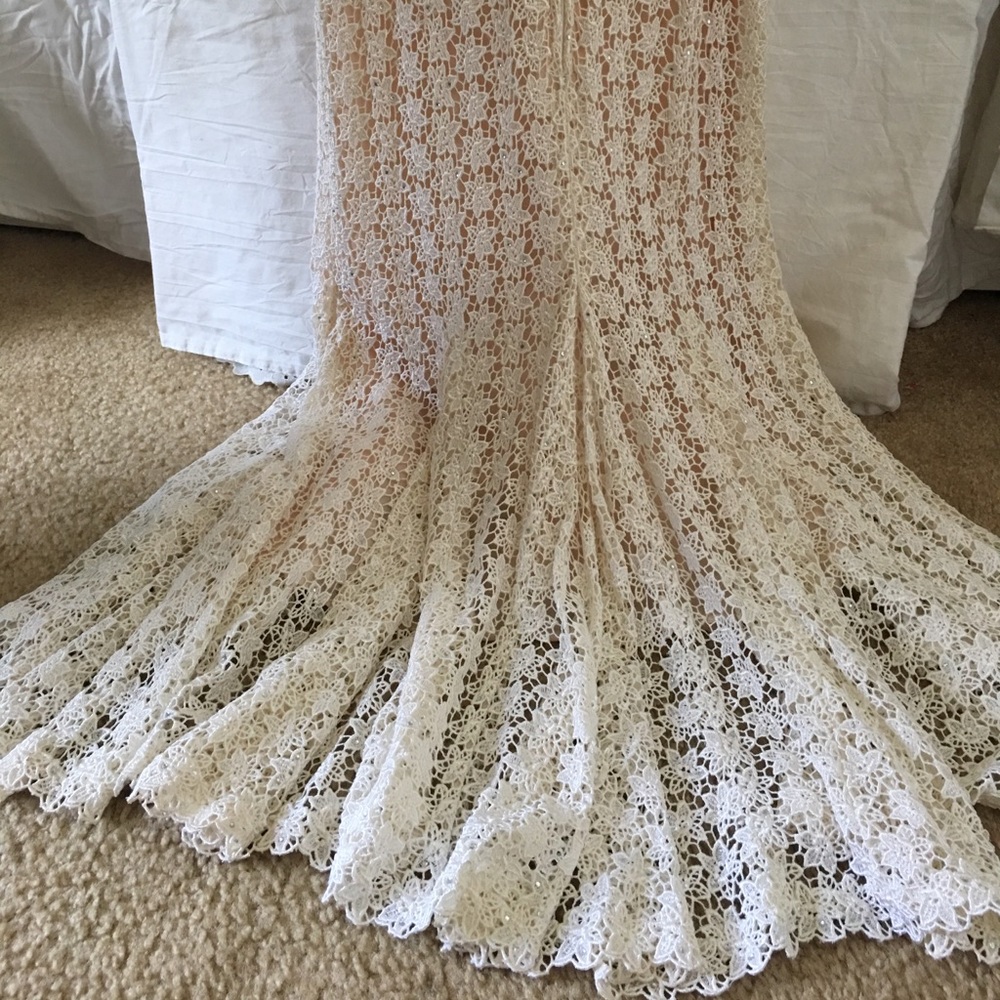 Dress - Picture 8 of 8