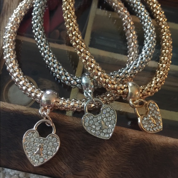 Set of Three Bracelets Hearts ♥️ ♥️♥️ - Picture 3 of 3