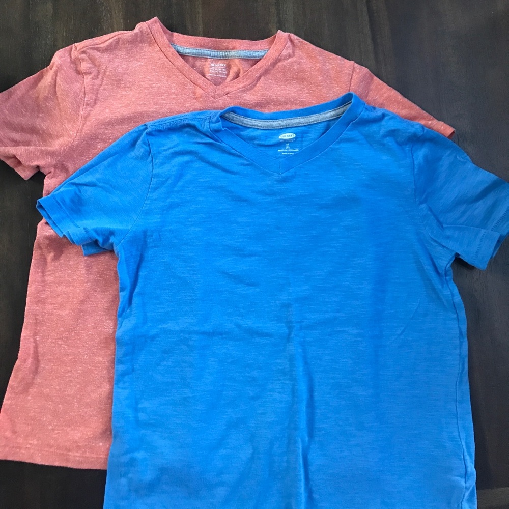Two Old Navy check tshirts size M(8)