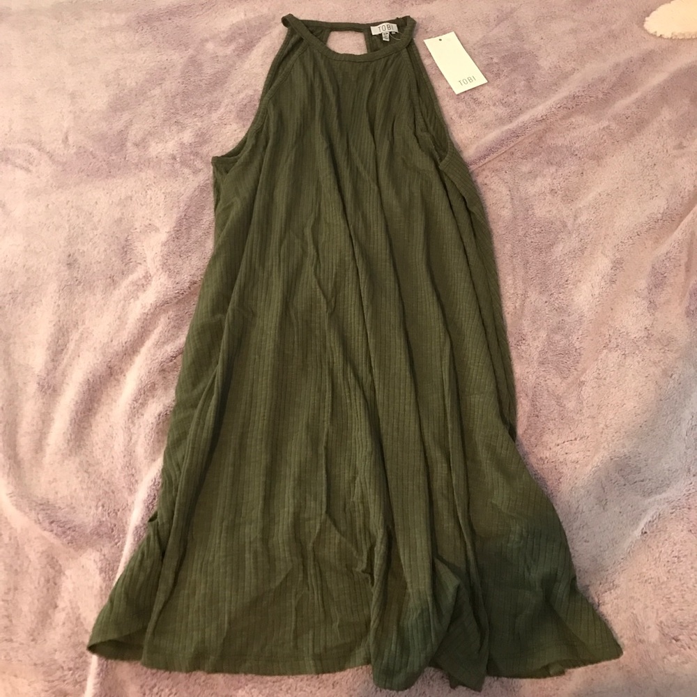 NWT OLIVE GREEN FLOWY DRESS SIZE SMALL
