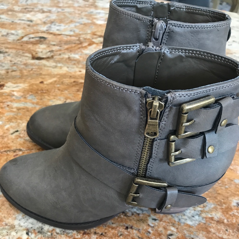 Ankle booties