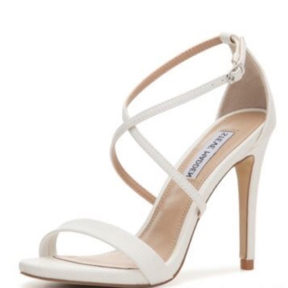 ISO In search of Steve Madden Feliz heels 6.5 - Picture 2 of 2