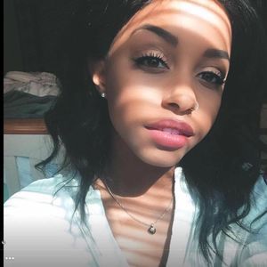 Meet your Posher, Octavia scroggins