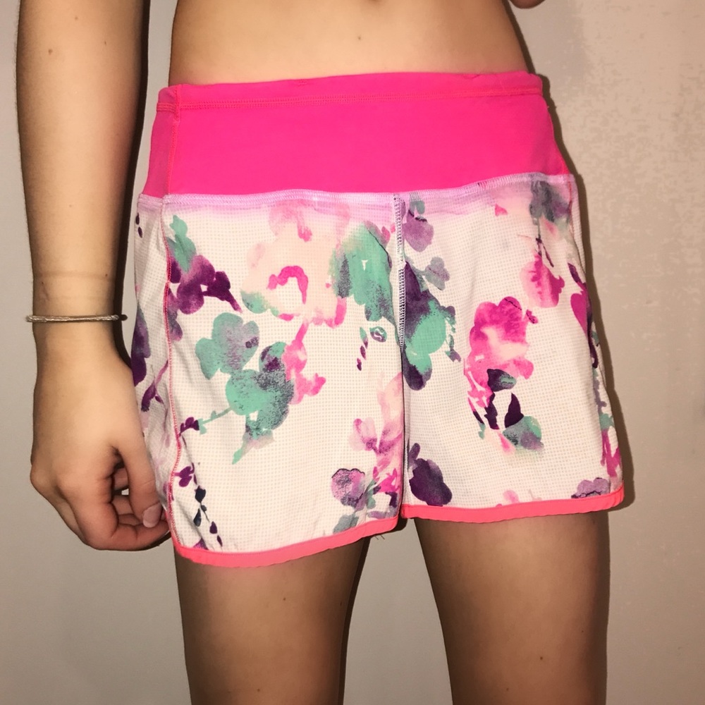 🌸 LULULEMON SHORTS BLURRED BLOSSOM 🌸