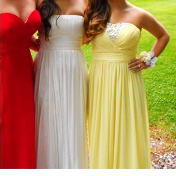 Gorgeous light yellow prom dress by Cache - Picture 7 of 7