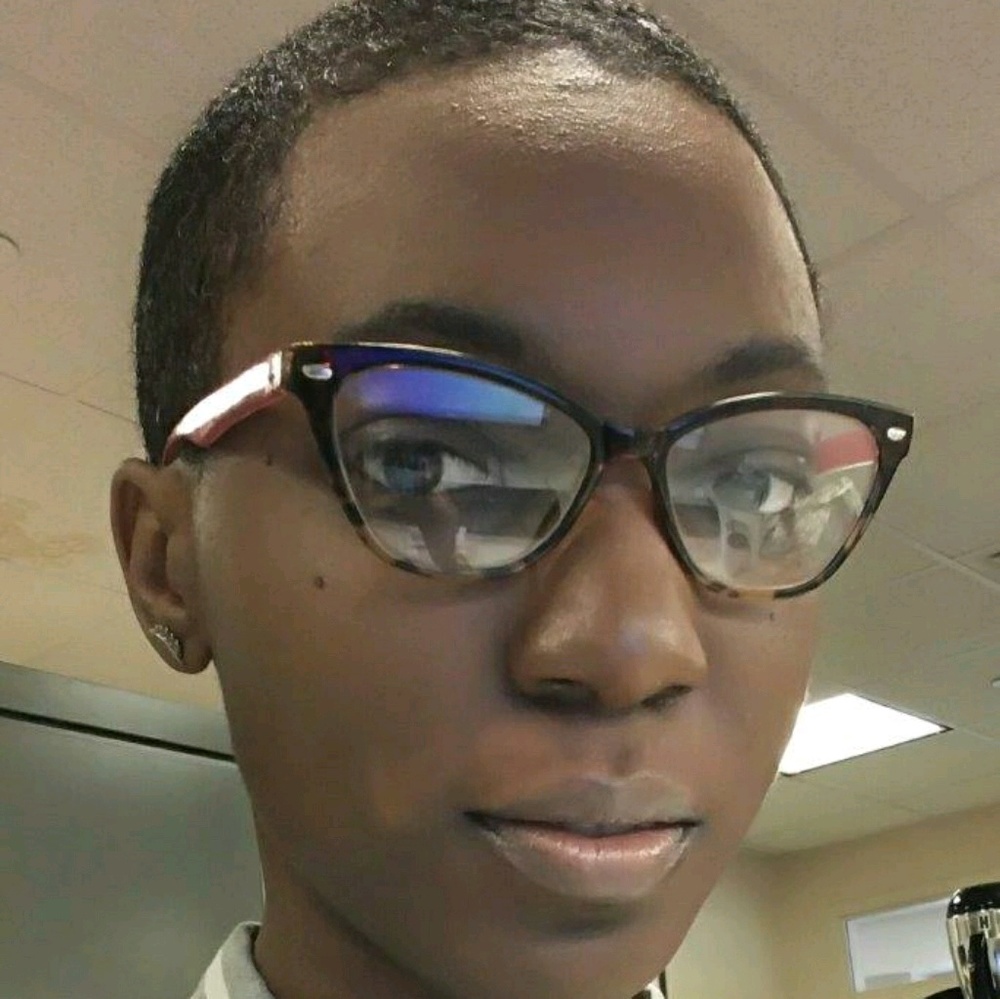 Meet your Posher, Robin