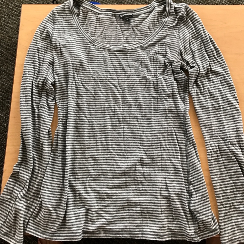 Long sleeved, classic striped shirt