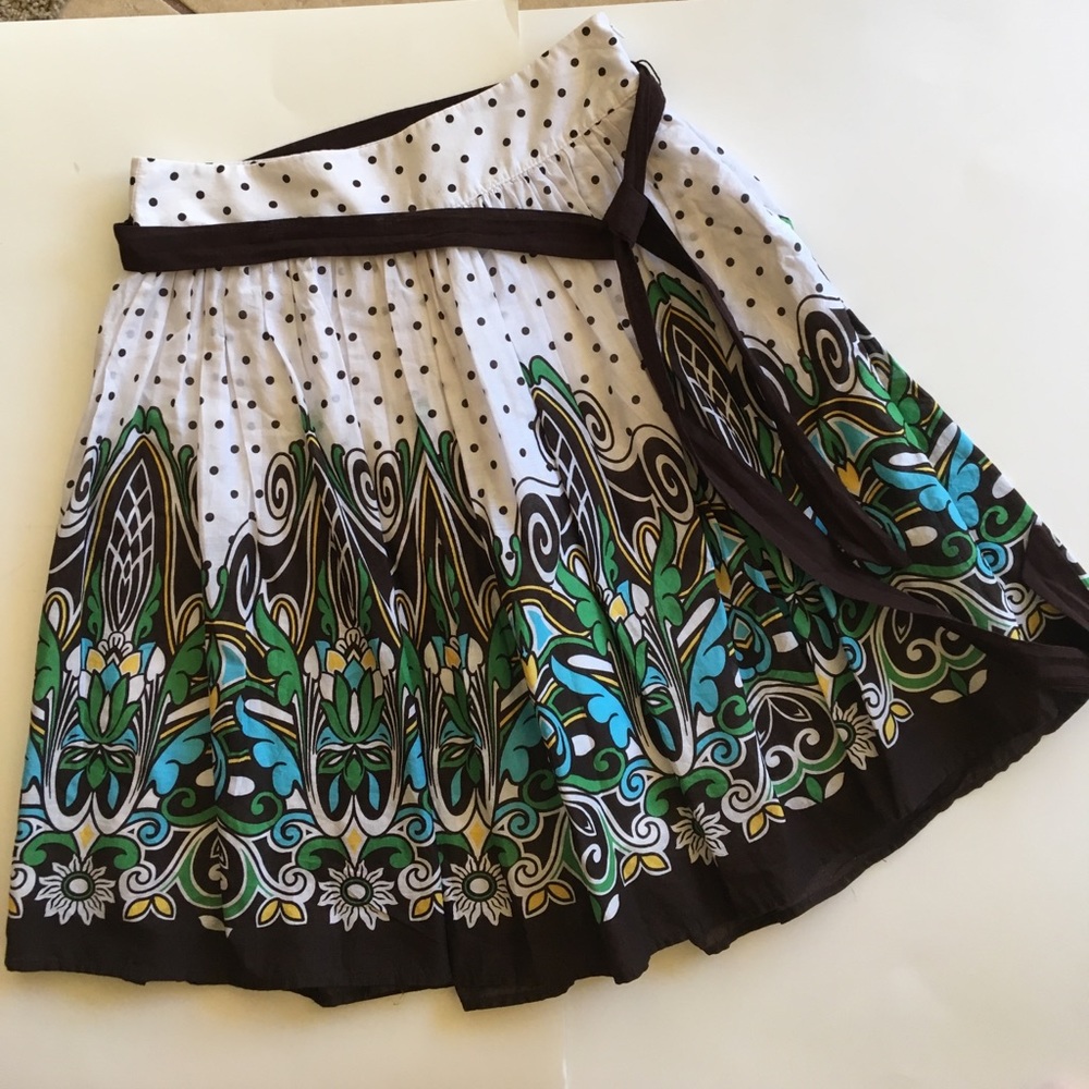 Cute A-line/full skirt size 3