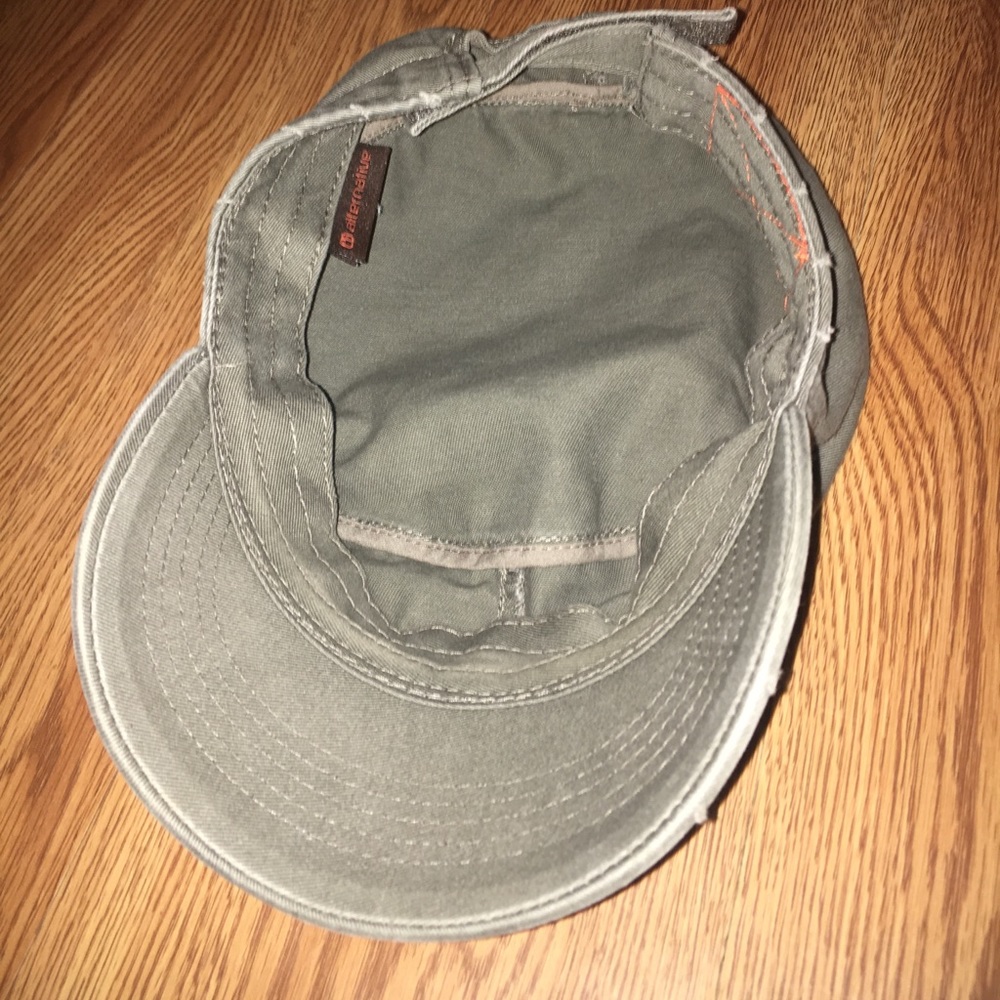 Hat - Picture 2 of 3