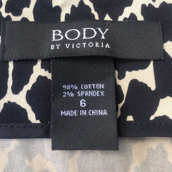 Victoria's Secret Pencil Skirt - Picture 4 of 4