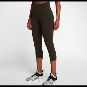 Nike Power Legendary Crop Leggings