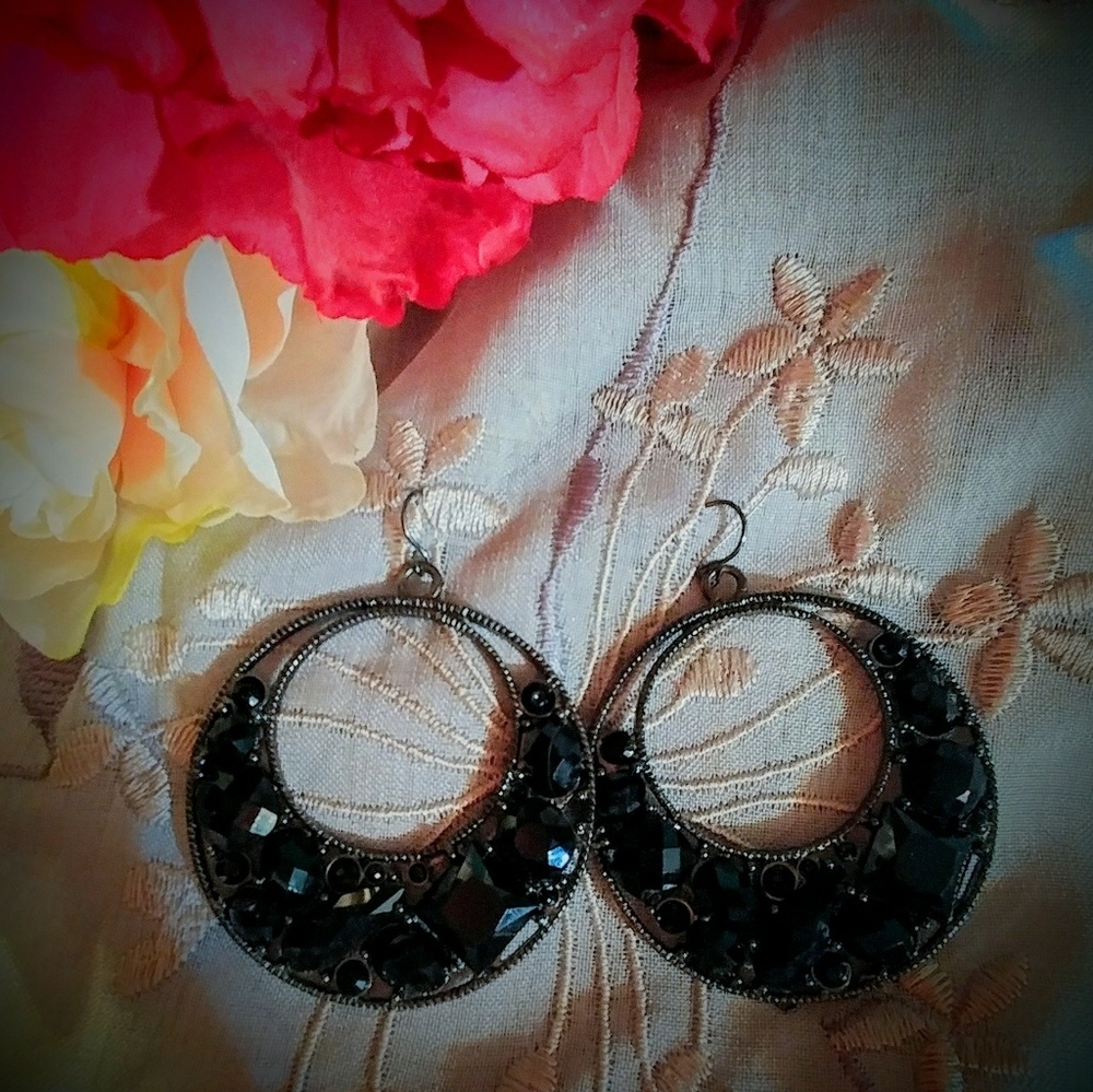 Black\ Charcoal Rhinestone Hoop Earrings