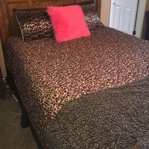 Victoria's Secret reversible comfortable