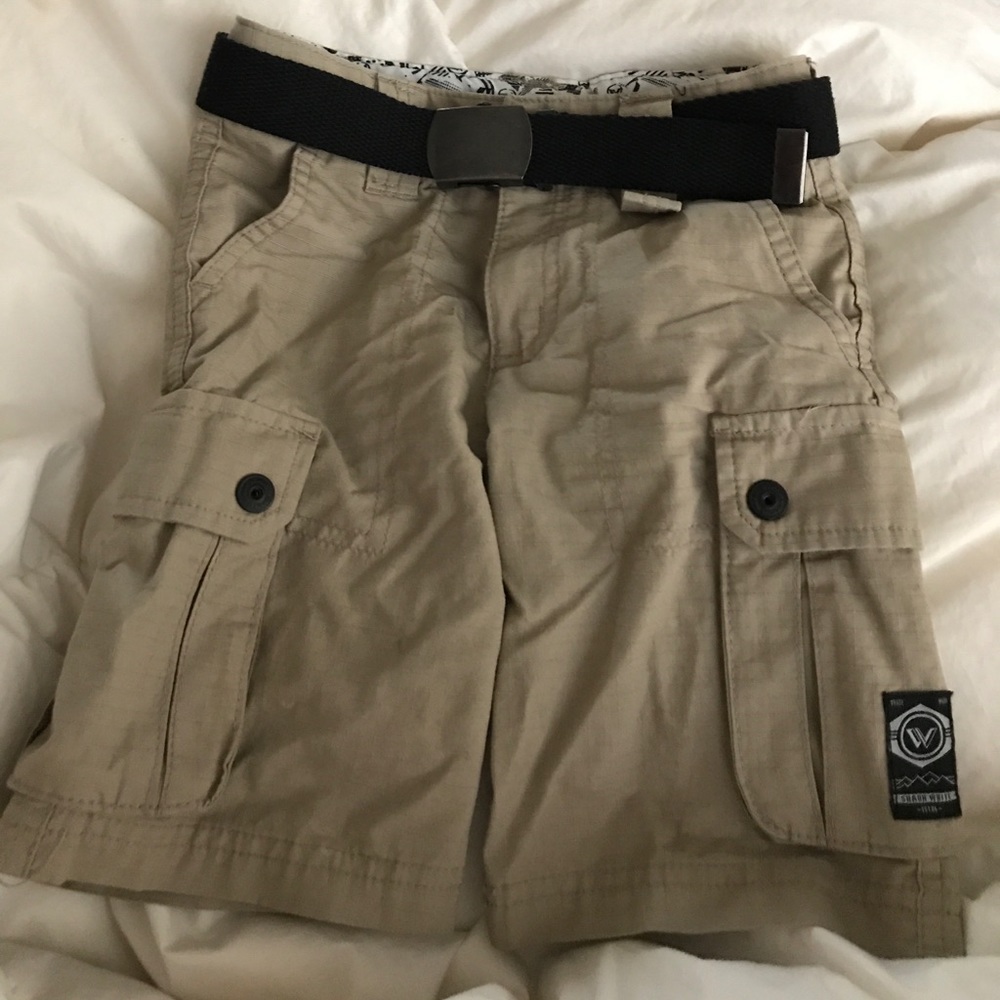 LIKE NEW SHAUN WHITE BOYS SHORTS